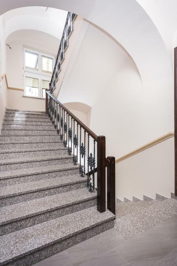 Apartament Optimum Apartamento Cracóvia Exterior foto